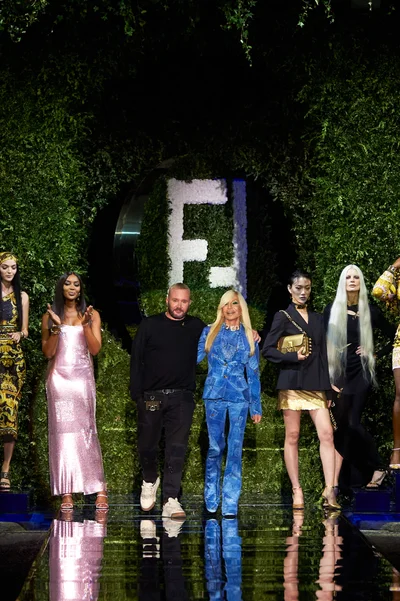Look 25